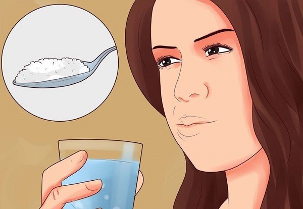 Súc miệng bằng nước muối loãng